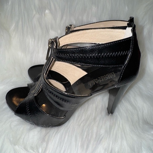 MICHAEL Michael Kors Black Heels with Side Zipper - Picture 3 of 11